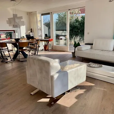 3 Bedroom بيرشن أن زي